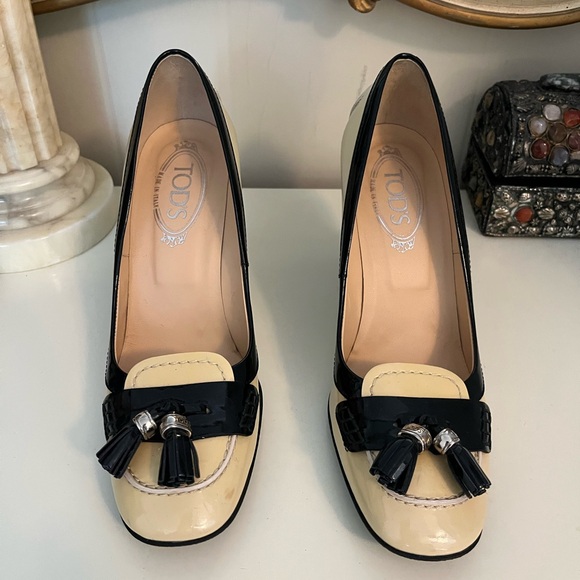 Never Worn | Tod's Beige-Cream/Black Patent Leather Tassel Loafer Pumps! - Picture 7 of 15